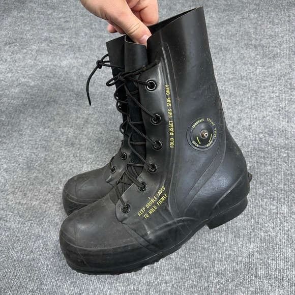 Bata Boots US Military Cold Weather Mickey Mouse Combat 1981 VTG Men's 8R HEAVY - Picture 1 of 9